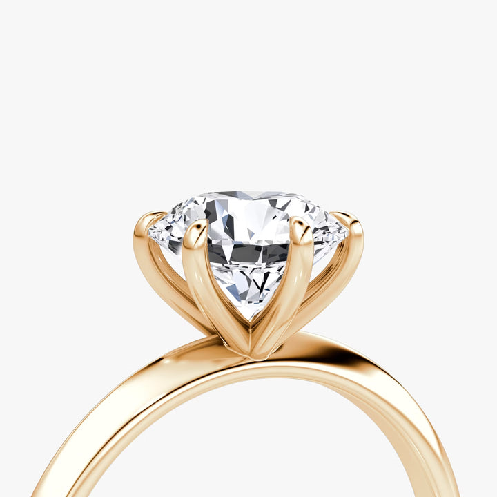 The Knife-Edge Round Brilliant Engagement Ring